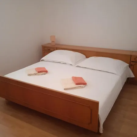 Seaview Apartment With 2 Bedrooms A Private Balcony And Parking Garage Makarska Exterior photo