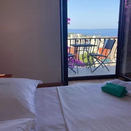 Seaview Apartment With 2 Bedrooms A Private Balcony And Parking Garage Makarska Exterior photo