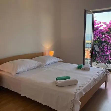 Seaview Apartment With 2 Bedrooms A Private Balcony And Parking Garage Makarska Exterior photo