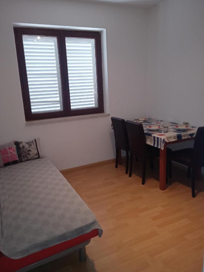 Apartment Seaview With 2 Bedrooms A Private Balcony And Parking Garage Makarska