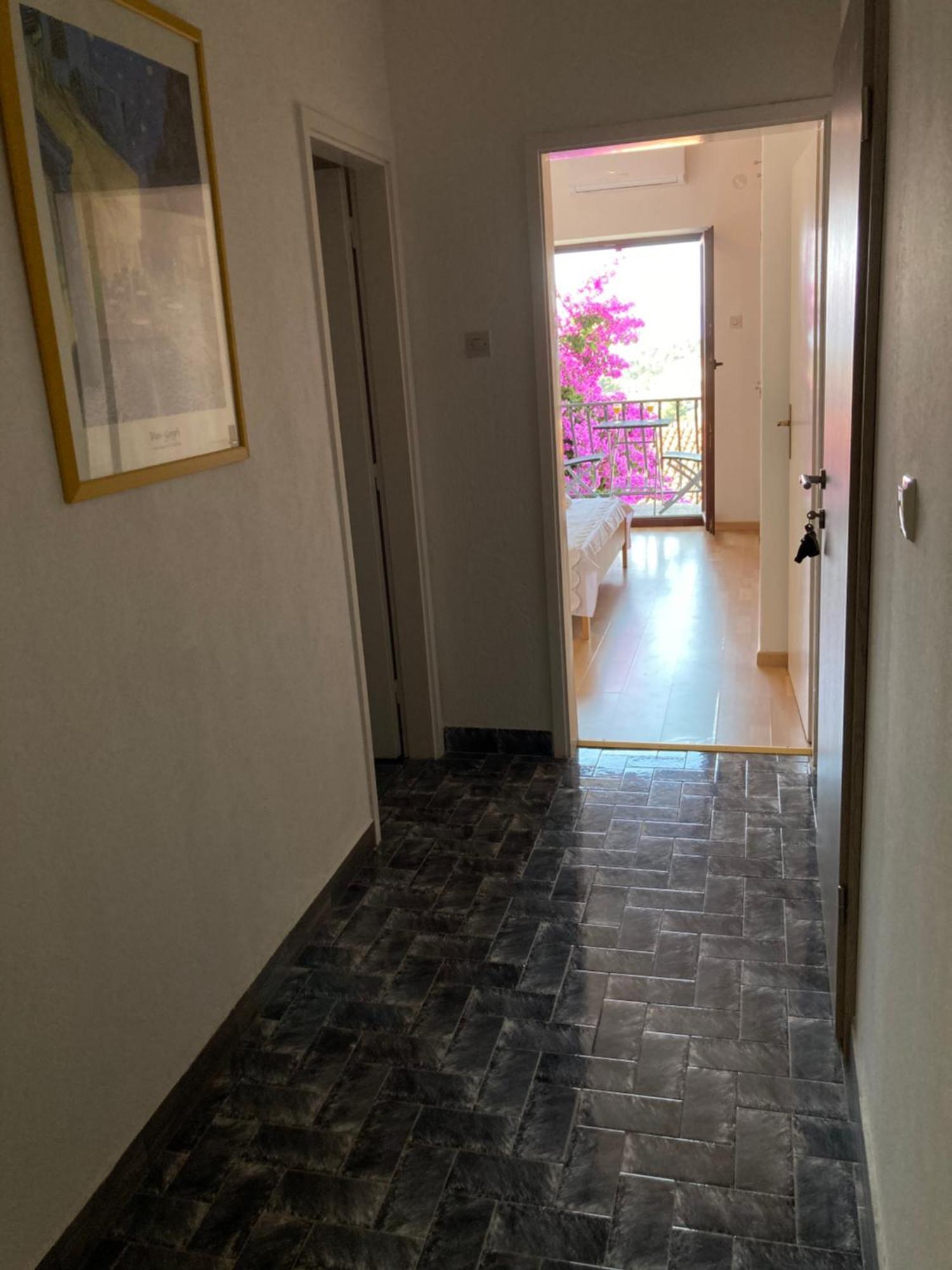 Apartman Seaview With 2 Bedrooms A Private Balcony And Parking Garage